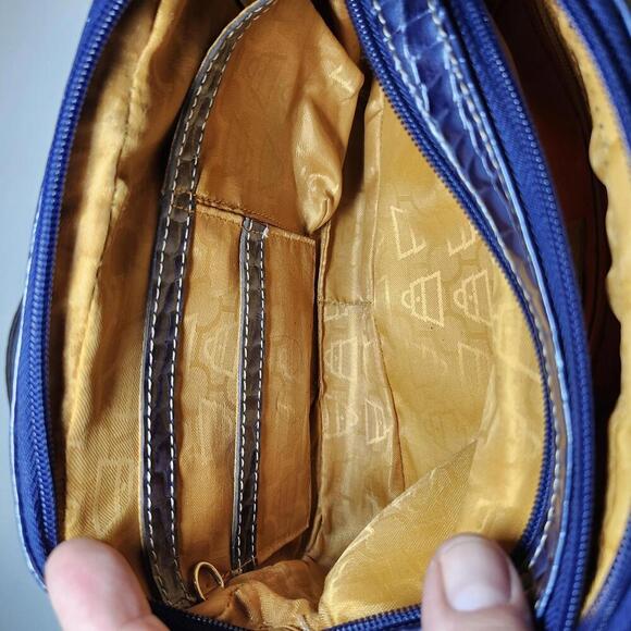 Kathy Van Zeeland Women's Navy Blue Croc-Embossed Leather Crossbody Handbag - Picture 7 of 9